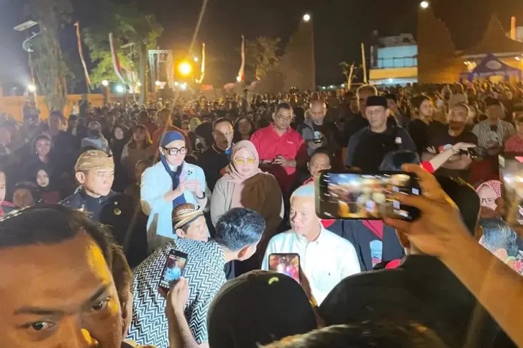 Ditemani Gibran Nonton Wayang, Ganjar Pranowo Diteriaki Presiden 2024