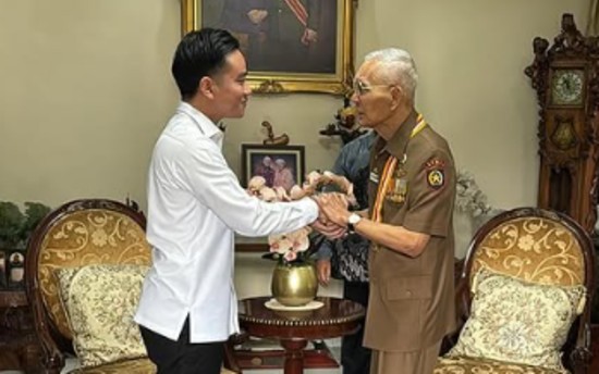 Gibran Bertemu Try Sutrisno: Isyarat Rekonsiliasi di Tengah Isu Pemakzulan?