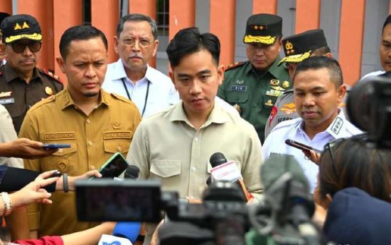 Tanggapan Gibran Rakabuming atas OTT KPK Terhadap Wamenaker Immanuel Ebenezer